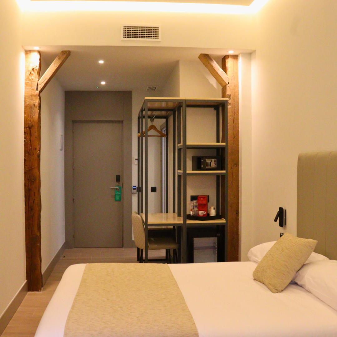 Hostal La Rua-Montera มาดริด ภายนอก รูปภาพ