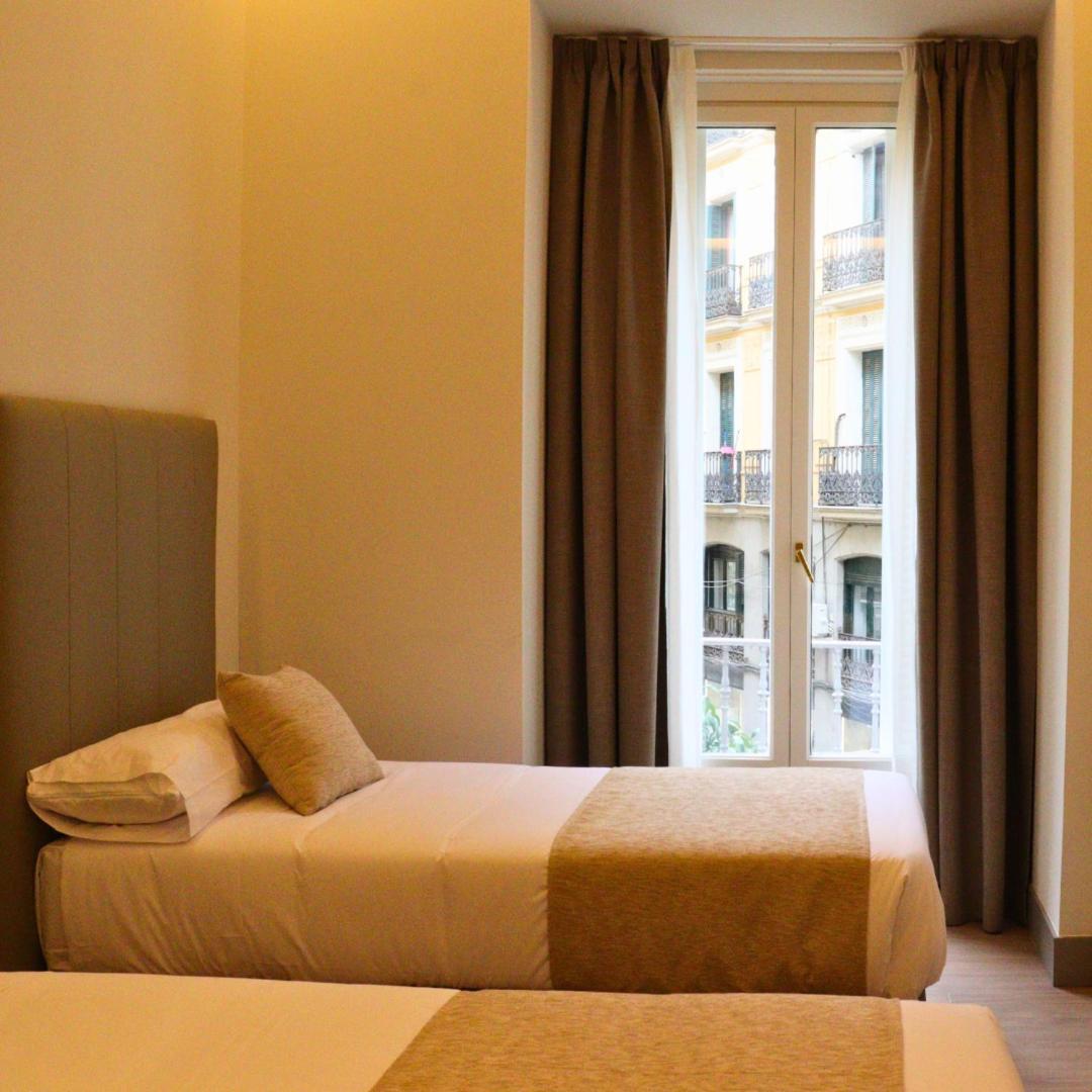Hostal La Rua-Montera มาดริด ภายนอก รูปภาพ