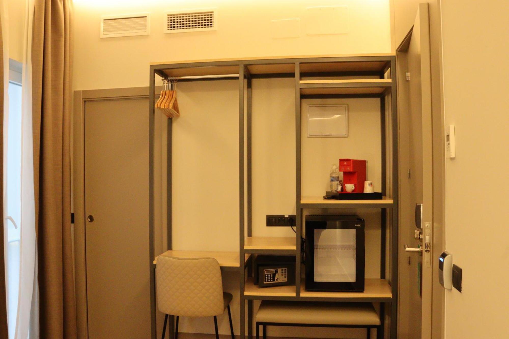 Hostal La Rua-Montera มาดริด ภายนอก รูปภาพ