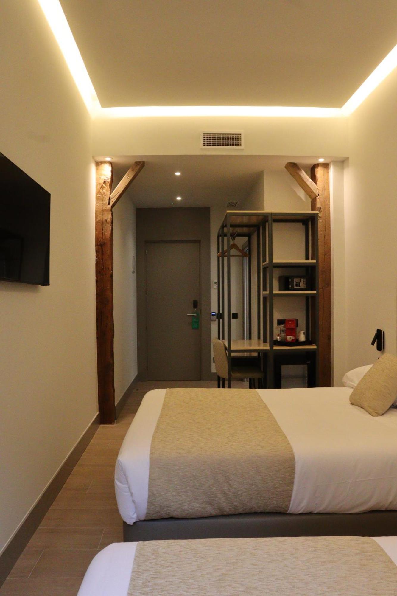Hostal La Rua-Montera มาดริด ภายนอก รูปภาพ