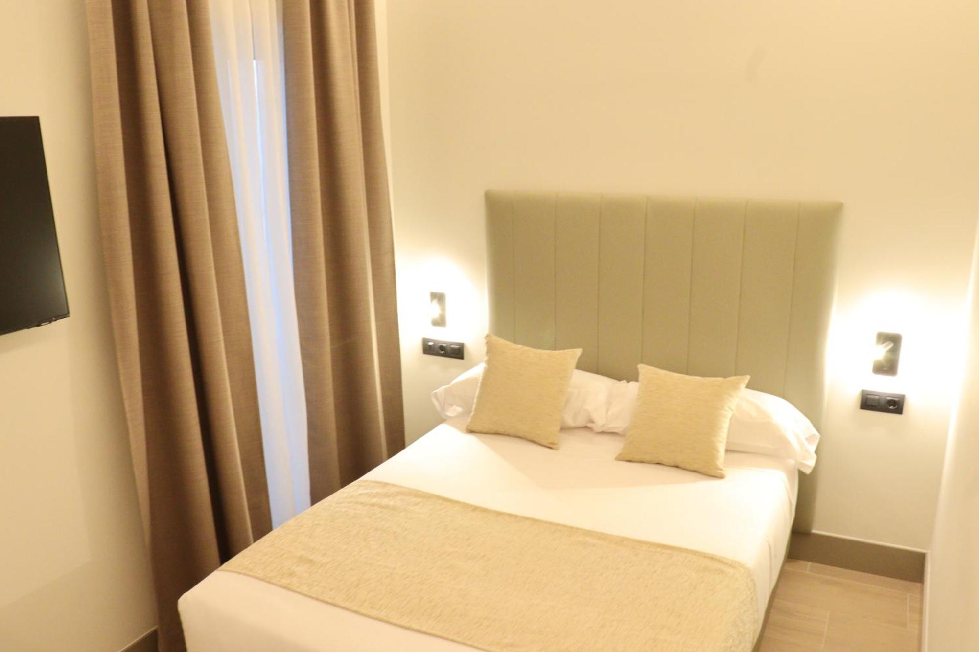 Hostal La Rua-Montera มาดริด ภายนอก รูปภาพ